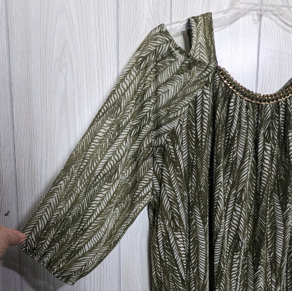 CATHERINES 2X Top Embellished Neckline 3/4 Sleeves - Picture 4 of 8